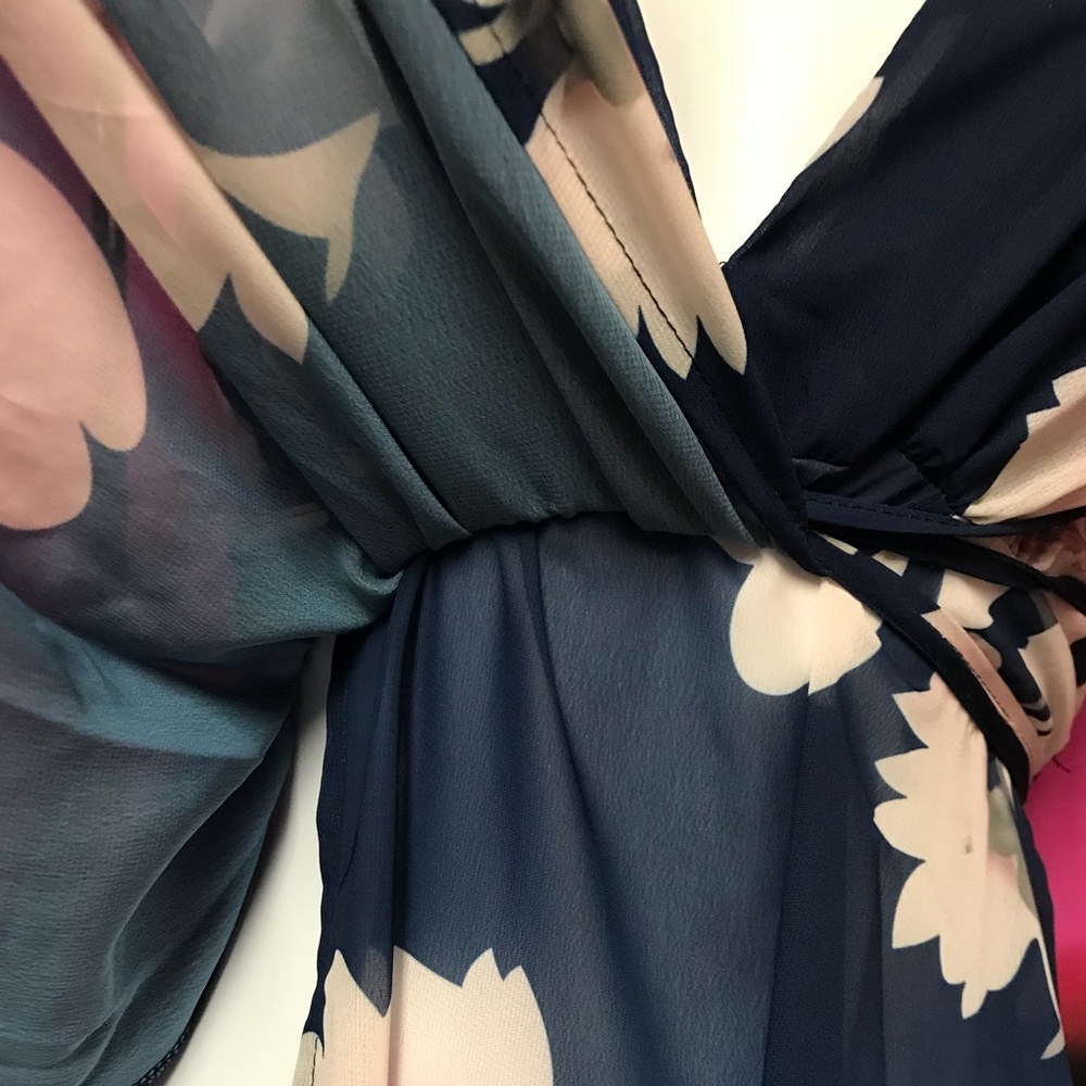 ❣️ Sale was 45$ down sizing ❣️ Floral maxi dress - Picture 2 of 8
